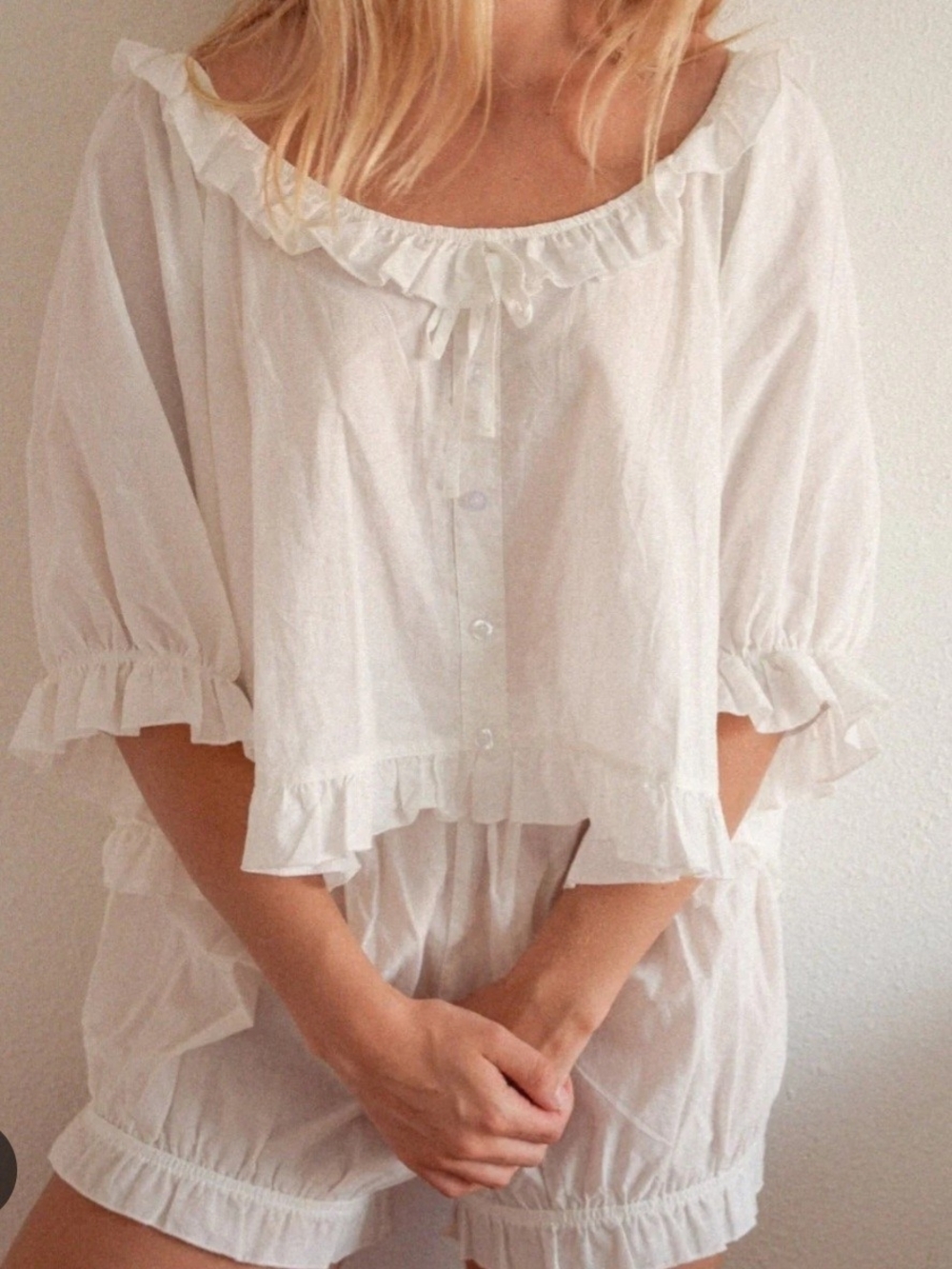 Sonderhaus Soft Winter White Romeo High Rise Ruffled Hem Cotton Bloomer Shorts - Picture 12 of 15